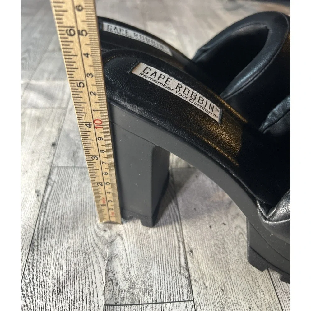 Cape Robbin Delta Black Padded Platform Sandals Womens 9 Chunky Block Heel Mules